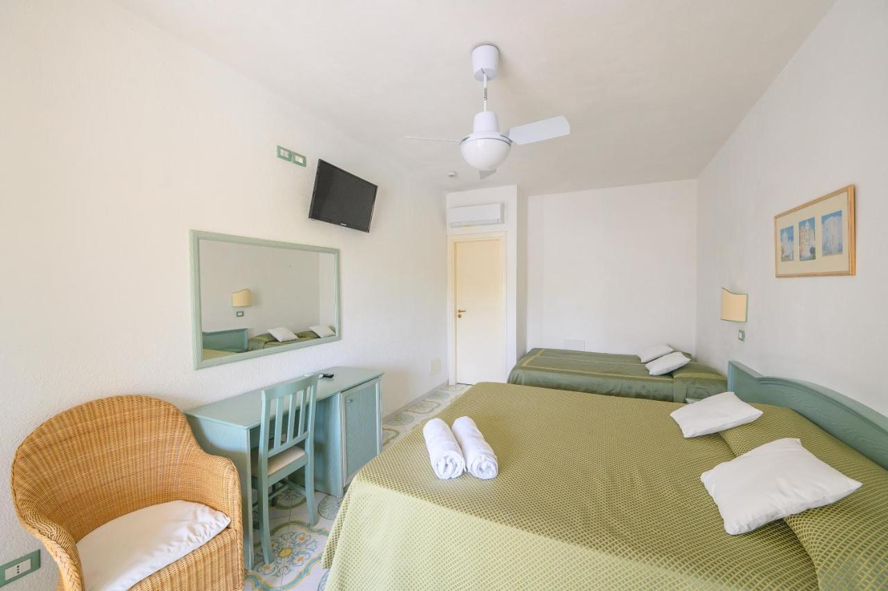 Hotel Parco Cartaromana イスキア島 エクステリア 写真