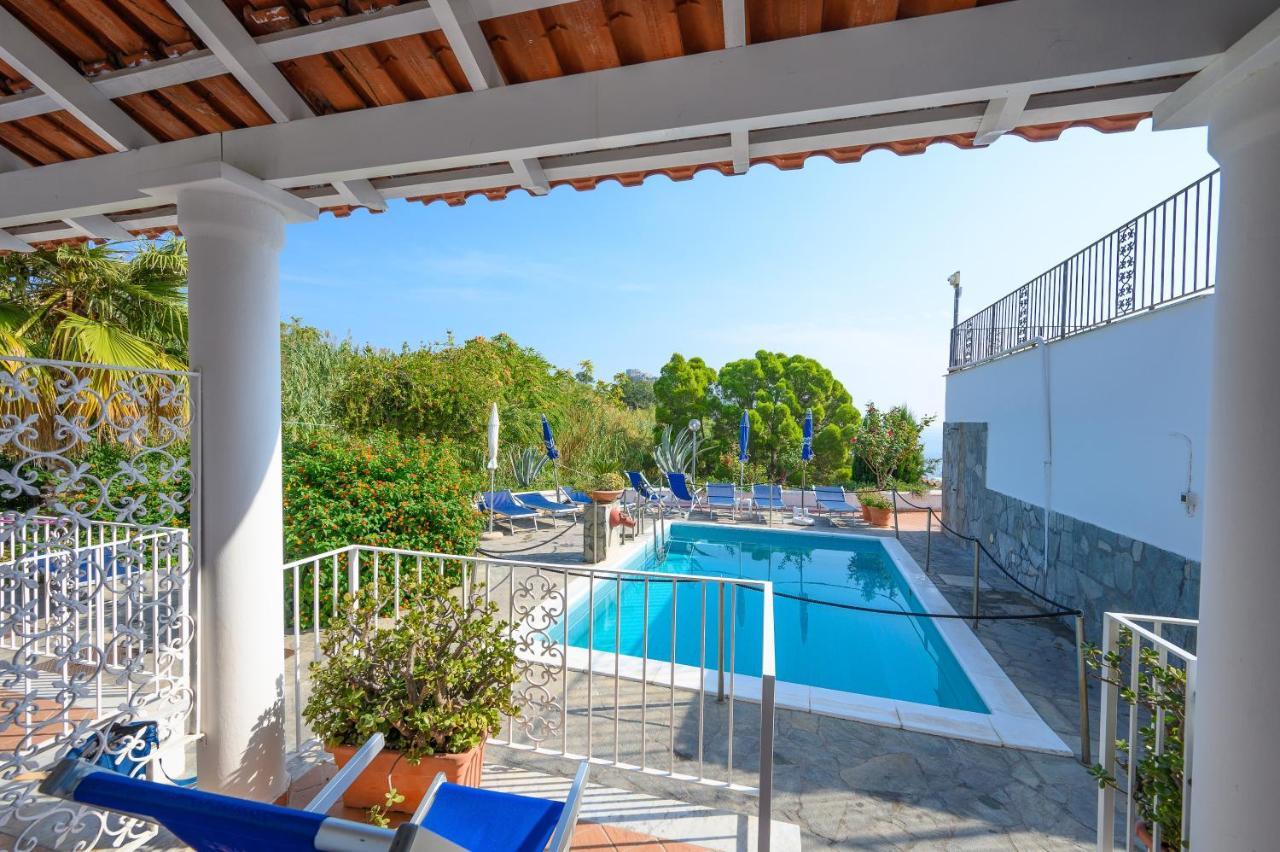 Hotel Parco Cartaromana イスキア島 エクステリア 写真